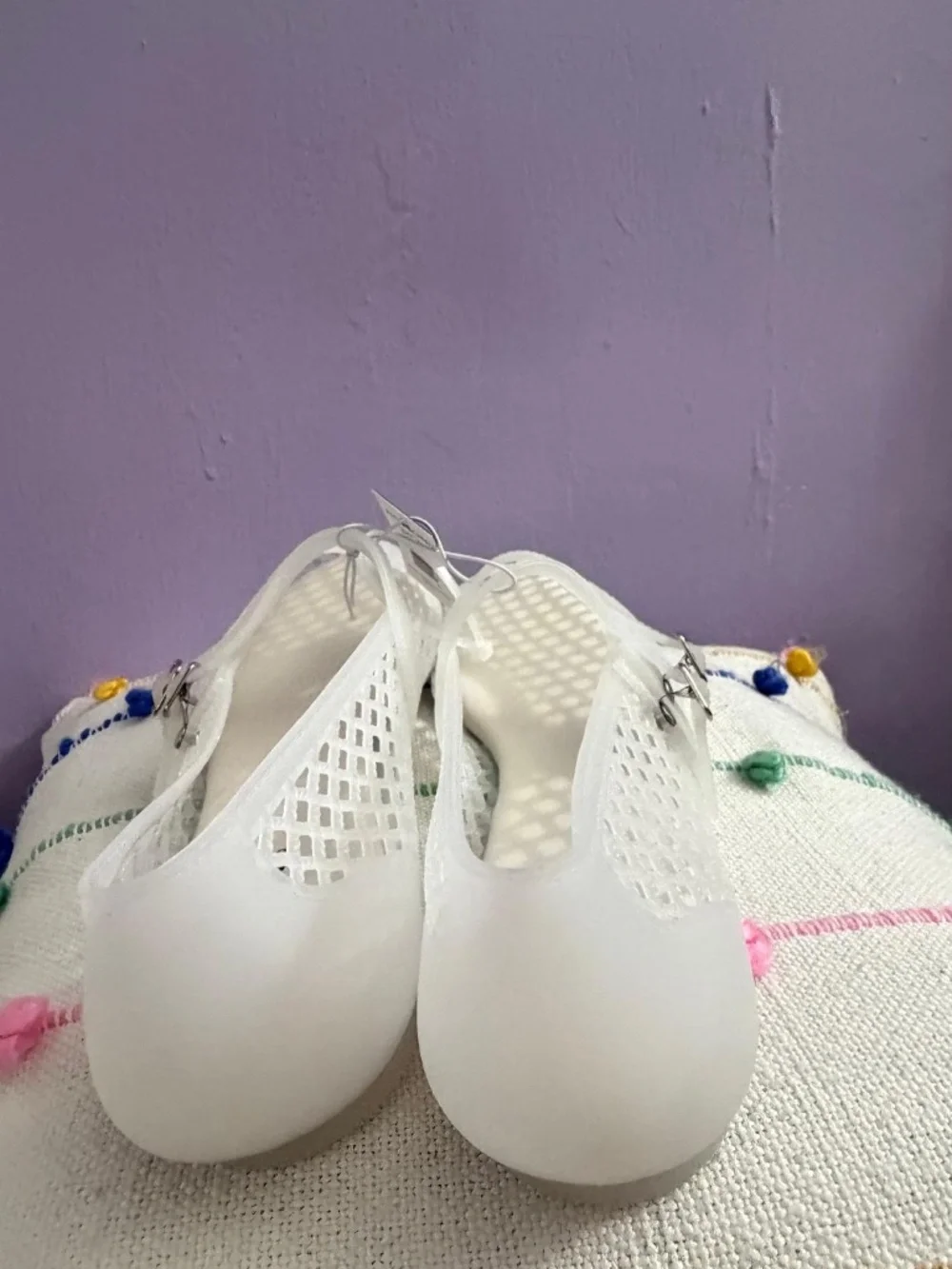 NWT ROXONI ROUND TOE DOUBLE BUCKLE WHITE MARY JANE JELLY FLATS SIZE 9 - Picture 5 of 8